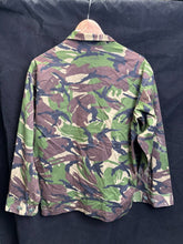 Charger l'image dans la galerie, Surplus British Army DPM Camouflaged Jacket Combat Lightweight-170/104 - The Militaria Shop