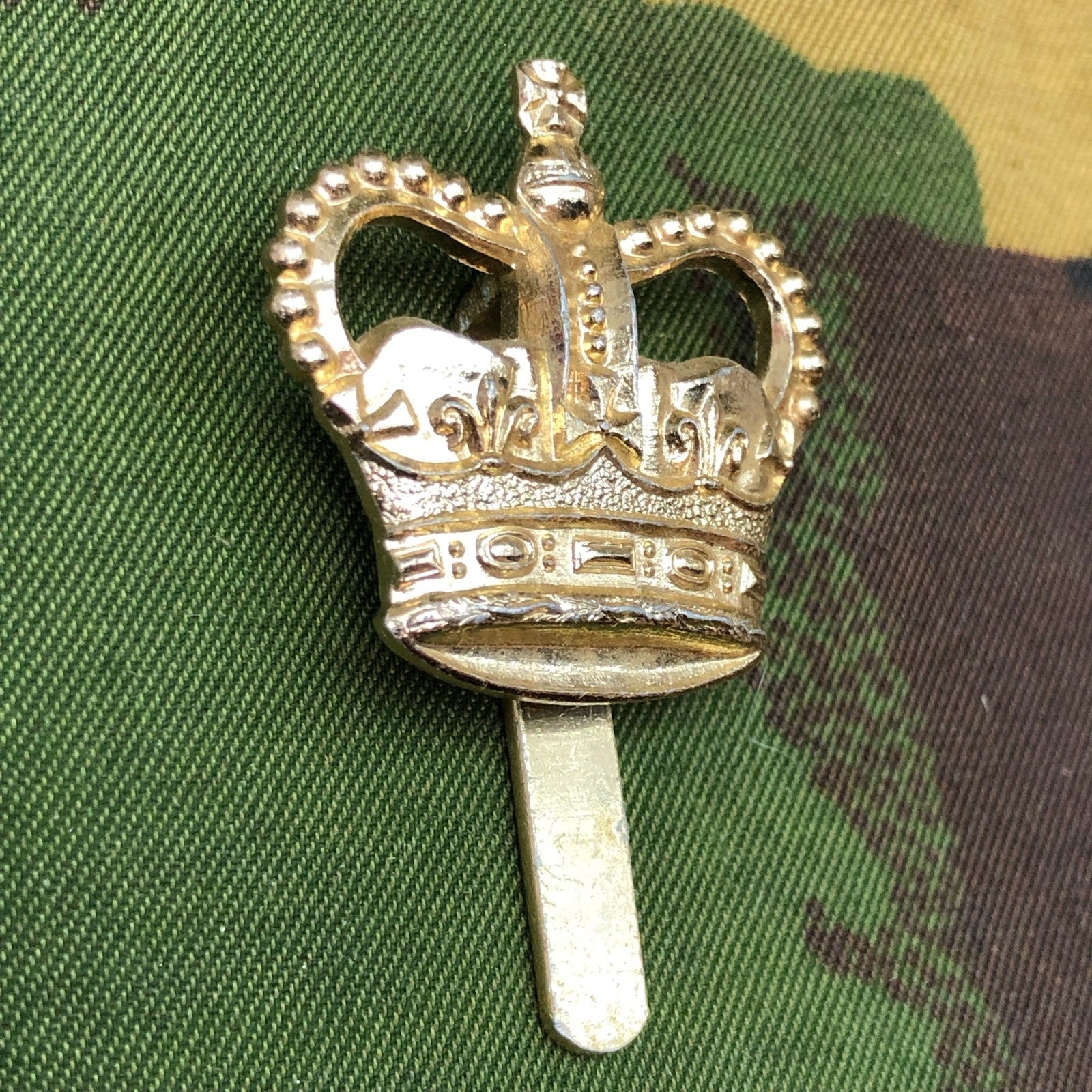Original British Staybrite Army Cap Badge Ministry of Defence Civilian Employee - The Militaria Shop