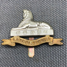 Load image into Gallery viewer, Original WW2 British Army Cap Badge - Lincolnshire Regiment - The Militaria Shop