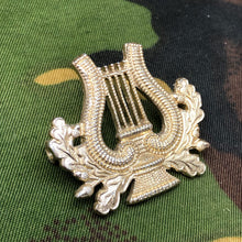 Charger l'image dans la galerie, Original British Army Regimental Cap Badge - Bandsman Lyre - The Militaria Shop