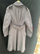 Charger l'image dans la galerie, Genuine British Army Surplus Household Guards Greatcoat Overcoat Size 88cm - The Militaria Shop