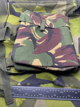 Charger l'image dans la galerie, Original British Army Field Pack / Gas Mask DPM Bag - New Unissued - The Militaria Shop