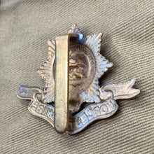 Charger l'image dans la galerie, Original WW1 British Army Cap Badge - Worcestershire Regiment - The Militaria Shop
