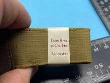 Load image into Gallery viewer, Original British Army WD Marked 1946 Dated Sock Suspenders - Unissued - The Militaria Shop