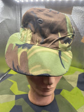 Charger l'image dans la galerie, Original British Army 68 Pattern Cold Weather DPM Combat Camouflage - Size 6 5/8 - The Militaria Shop