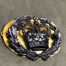 Lade das Bild in den Galerie-Viewer, Genuine British Army RQMS Crown in Wreath Black Wrist Arm Rank Badge - The Militaria Shop