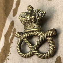 Charger l'image dans la galerie, Original British Army Victorian Staffordshire Regiment Cap / Collar Badge - The Militaria Shop