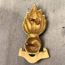 Load image into Gallery viewer, Original WW2 British Army Royal Engnineers Cap Badge - The Militaria Shop