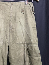 Charger l'image dans la galerie, British Army OD Green Lightweight Combat Trousers - Size 75/76/92 - The Militaria Shop
