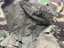 Lade das Bild in den Galerie-Viewer, Original British Army 58 Pattern Webbing Back Pack - The Militaria Shop