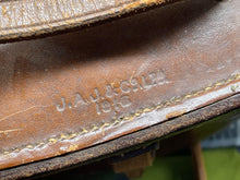 Charger l'image dans la galerie, Original Pair of British Army WW1 Dated Binoculars in Leather Case - The Militaria Shop