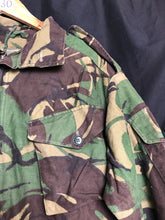 Charger l'image dans la galerie, Genuine Army Surplus British DPM Camouflaged Combat Smock Jacket - Size 170/104 - The Militaria Shop