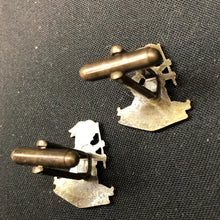 Charger l'image dans la galerie, British Army Yorkshire Regiment Cufflinks Set - The Militaria Shop