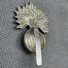 Load image into Gallery viewer, Original WW1 British Army Cap Badge - Honourable Artillery Company - The Militaria Shop