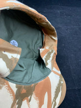 Load image into Gallery viewer, Genuine Omani Oman Desert Camouflage Peaked Cap & Ear Flaps - Size 6 1/2 / 52cm - The Militaria Shop