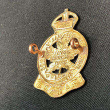 Load image into Gallery viewer, Original British Army WW1 / WW2 Royal Montreal Regiment Cap Badge - The Militaria Shop