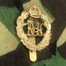 Load image into Gallery viewer, Original WW2 British Army Cap Badge - Royal Armoured Corps - The Militaria Shop
