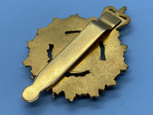 Charger l'image dans la galerie, Original Canadian Army Chaplain Branch Cap Badge - The Militaria Shop