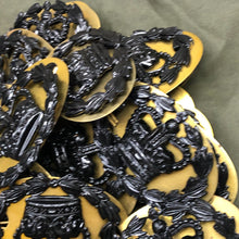 Lade das Bild in den Galerie-Viewer, Genuine British Army RQMS Crown in Wreath Black Wrist Arm Rank Badge - The Militaria Shop