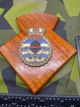 Lade das Bild in den Galerie-Viewer, Original Royal Navy HMS Gavinton Wall Plaque - The Militaria Shop