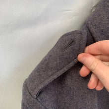 Charger l'image dans la galerie, Original British Army Foot Guards Greatcoat Other Ranks - Size 176/100 - The Militaria Shop