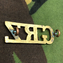 Load image into Gallery viewer, Genuine British Army WW1 Brass Shoulder Title - Unknown G.R.Z - The Militaria Shop