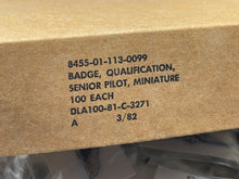 Lade das Bild in den Galerie-Viewer, Original US Air Force Senior Pilot Dress Uniform Wing Badge - Unissued in Packet - The Militaria Shop