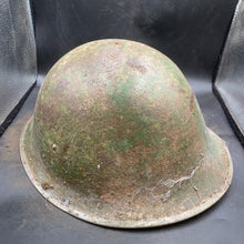 Lade das Bild in den Galerie-Viewer, Original WW2 British/Canadian Army Mk3 Turtle Combat Helmet - The Militaria Shop