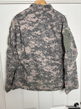 Charger l'image dans la galerie, Surplus US Army ACU Combat Uniform Jacket -Size Large-Short - The Militaria Shop