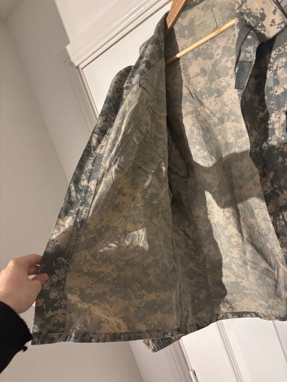 Surplus US Army ACU Combat Uniform Jacket -Size Medium-Regular - The Militaria Shop