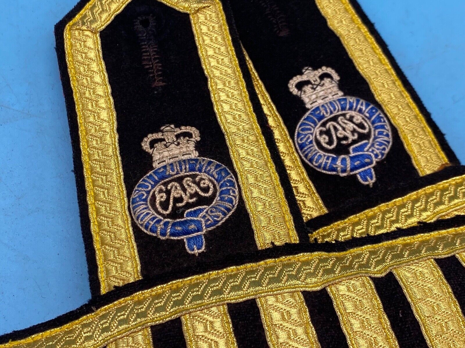 Pair of Original British Army Grenadier Guards Bandsman's Epaulettes / Wings - The Militaria Shop