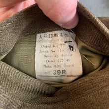 Lade das Bild in den Galerie-Viewer, Original WW2 US Army Class A Dress Jacket 1940 - Private Ryan Prop - 39 Regular - The Militaria Shop