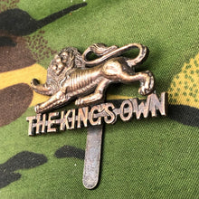 Lade das Bild in den Galerie-Viewer, Original WW1 British Cap Badge - King's Own Royal Regiment (Lancaster) - The Militaria Shop