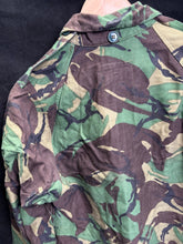 Lade das Bild in den Galerie-Viewer, Surplus British Army DPM Pattern Camouflaged Smock Windproof Cadet-160/84 - The Militaria Shop