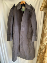 Charger l'image dans la galerie, Original British Army Foot Guards Greatcoat Other Ranks - Size 176/100 - The Militaria Shop