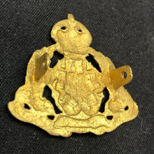 Load image into Gallery viewer, Original WW2 British Army Cap Badge - Derbyshire Yeomanry - The Militaria Shop