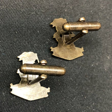 Charger l'image dans la galerie, British Army Yorkshire Regiment Cufflinks Set - The Militaria Shop
