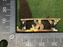 Load image into Gallery viewer, Original WW2 British Army Brass Shoulder Title - Y&L York and Lancaster Regiment - The Militaria Shop