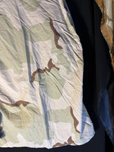 Charger l'image dans la galerie, Gulf War US Army DCU Camouflaged Combat Field Coat/Jacket - Large/Regular - The Militaria Shop
