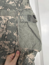 Lade das Bild in den Galerie-Viewer, Surplus US Army ACU Combat Uniform Jacket-Small Regular - The Militaria Shop
