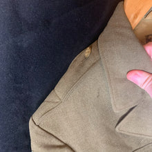 Lade das Bild in den Galerie-Viewer, Original WW2 US Army Class A Dress Jacket 1940 - Private Ryan Prop - 38" Large - The Militaria Shop