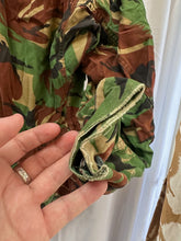 Load image into Gallery viewer, Genuine British Army 68 Pattern DPM Combat Jacket Smock - Size 4 - 36" Chest - The Militaria Shop