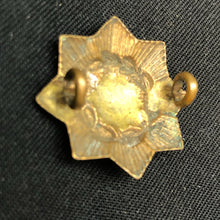 Charger l'image dans la galerie, Original WW1 British Army Collar Badge - East Yorkshire Regiment - The Militaria Shop