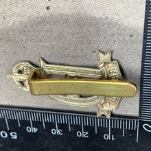Load image into Gallery viewer, Original WW2 British Army 22nd Dragoon Guards Cap Badge - King's Crown - The Militaria Shop
