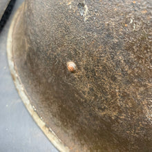 Charger l'image dans la galerie, Original British/Canadian Army WW2 Mk3 Turtle High Rivet Combat Steel Helmet - The Militaria Shop