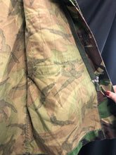 Charger l'image dans la galerie, Genuine British Army Camouflage DPM Jacket - Size 160/96 - The Militaria Shop