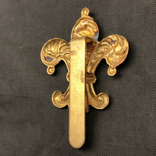 Charger l'image dans la galerie, British Army Cap/Beret Badge - 7th (Ardwick) Battalion Manchester Regiment - The Militaria Shop