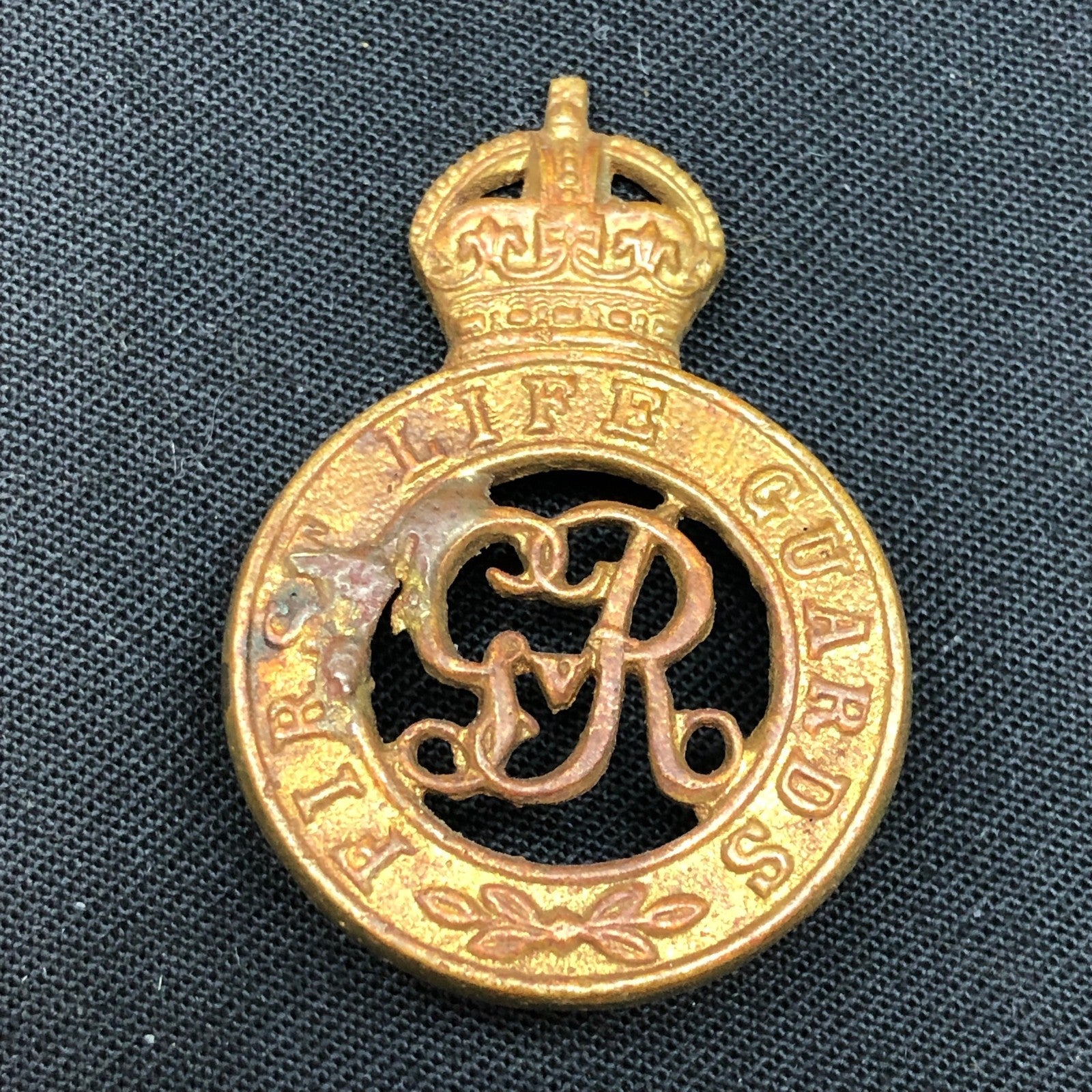 Original WW1 British Army Regimental Cap Badge First Regiment of