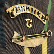 Load image into Gallery viewer, Original WW1 British Army Red Cross Shoulder Title - London - The Militaria Shop