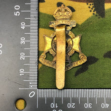 Load image into Gallery viewer, Original WW1 British Cap Badge - 1st Surrey Rifles - The Militaria Shop